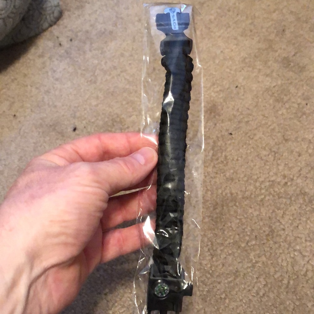 Tactical bracelet with compass